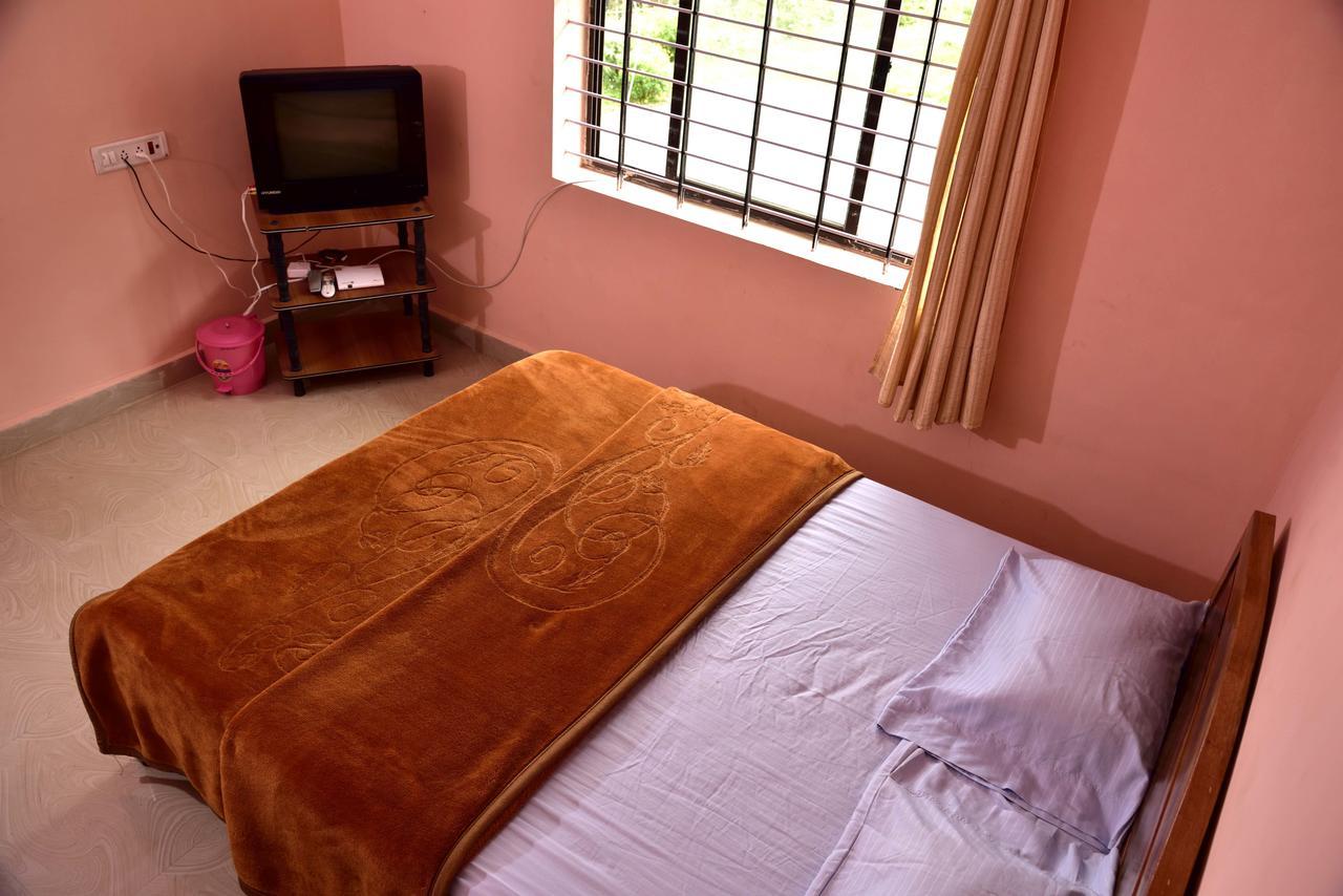 J R Mist Valley Inn Ooty Eksteriør billede